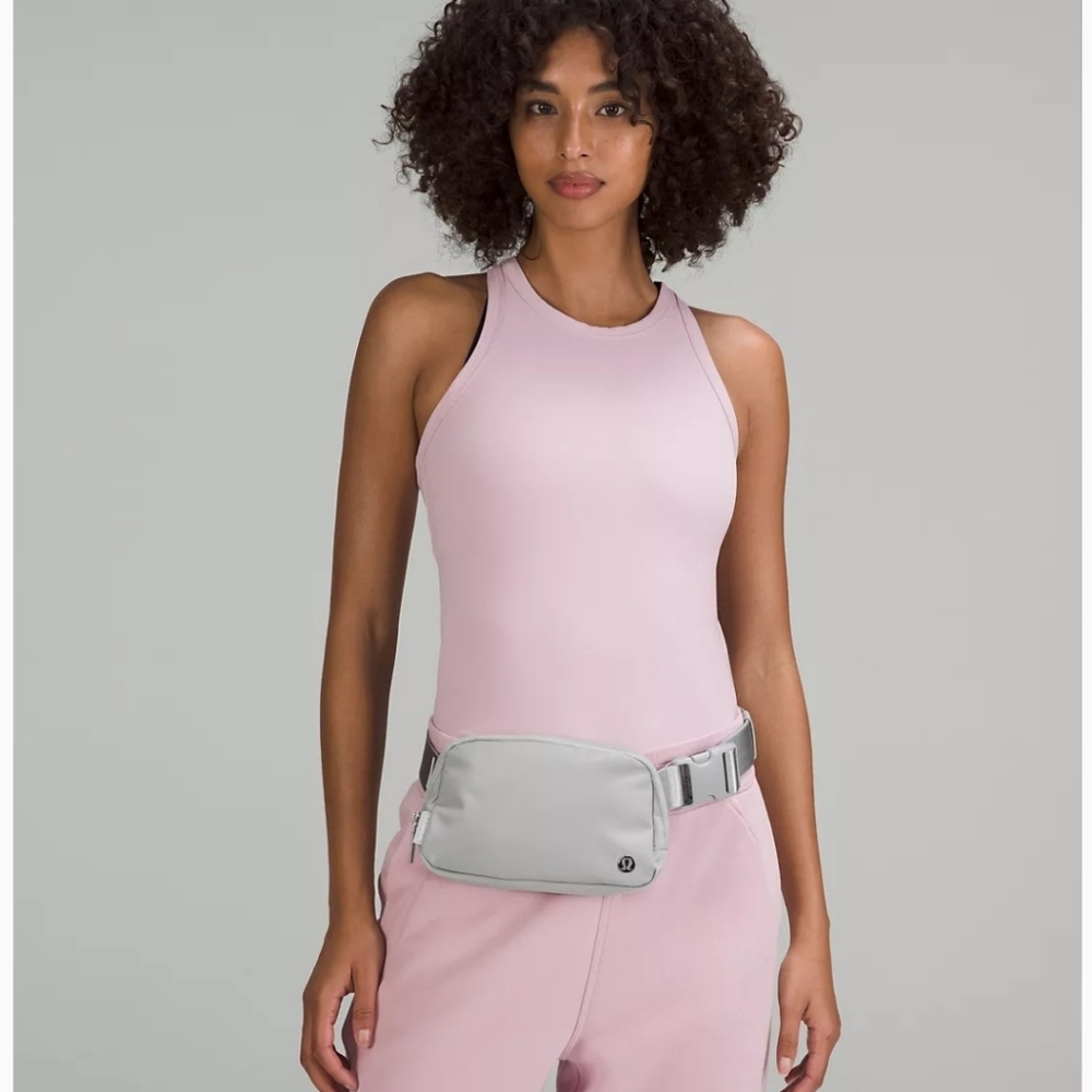 NEW Lululemon Everywhere Belt Bag - Picture 3 of 10